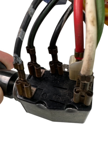 Roter Warnblinkschalter mit Knopf für das gepolsterte Armaturenbrett von VW US-Modellen (Käfer, Bus T2, Karmann Ghia)